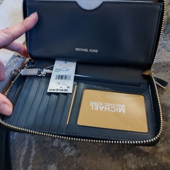 NWT! Michael Kors Wallet/Wristlet - Picture 9 of 12